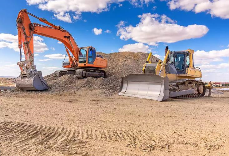 What is the difference between excavator and bulldozer?